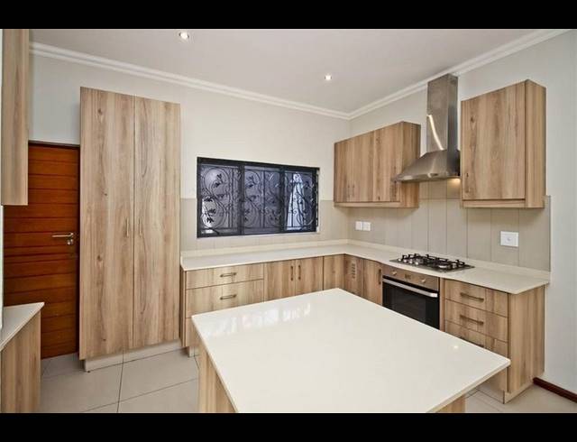 3 BEDROOM PROPERTY TO RENT IN EMMARENTIA